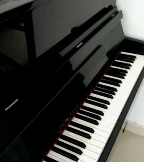 珠江钢琴转让，9成新，很少用，状况好，声音...