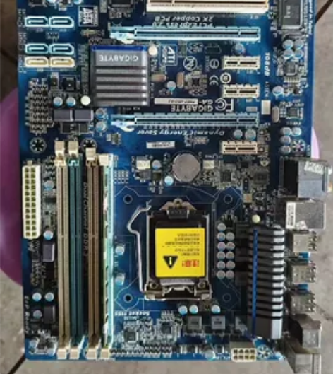 技嘉GA-PH67-UD3-B3主板，所见...