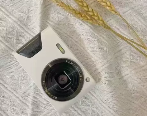 4K复古数码照相机mini相机随身便携式便...