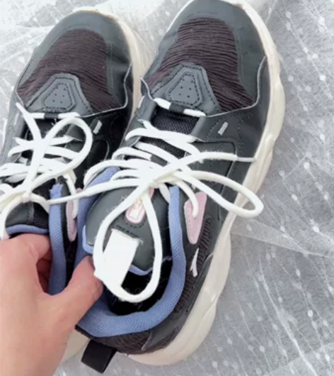 安踏运动鞋 尺码：38.5码