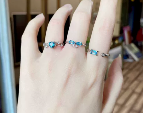 蓝托帕石戒指瑞士蓝天然石爱心蝴蝶结上开口方...