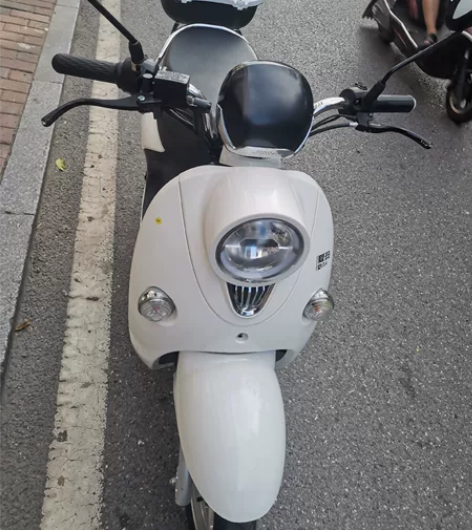 爱玛电动车6o伏2oA。目前续航里程至少四...