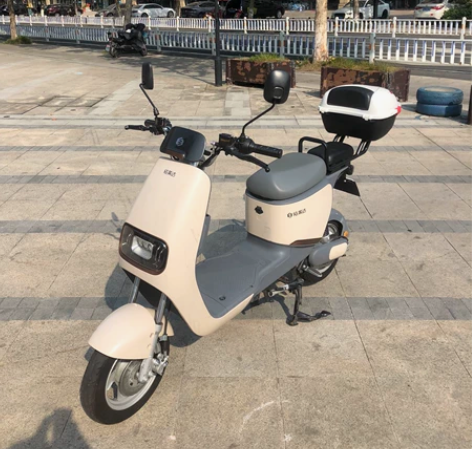 【转】个人新国标9成新颜值爆表电动车，带黄...