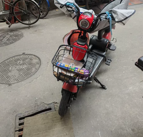 爱玛电动车，带牌出售，48伏10安的锂电池...