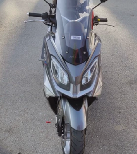 立雅150踏板，过户次数1，7000公里缓...