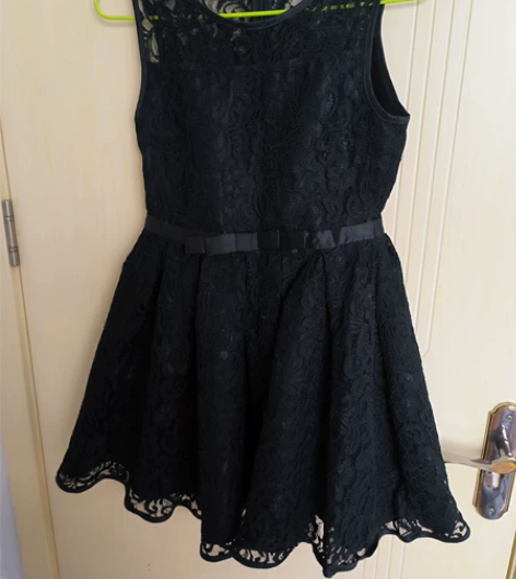 公主a字蓬蓬裙 适合晚会,自己看图吧 s码...