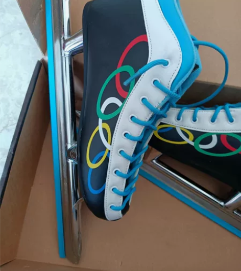 滑冰刀  孩子上学买，只穿过一次。9.9新...