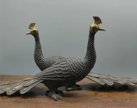 出售闲置铜器古玩收藏仿古做旧铜鎏金孔雀一对...