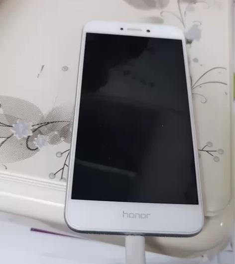 荣耀8青春版，4+32G，备用机，放置时间...