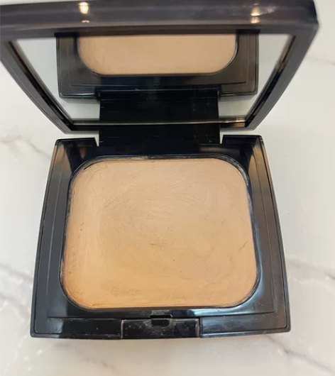 毛戈平M04号粉底 外盒有磨损,不影响使用...