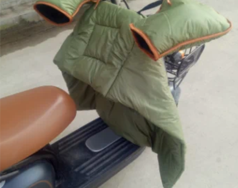 四季小电动车防晒挡风被双面防水简单薄款滑板...