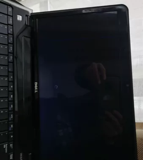 戴尔笔记本，机型有点老，成色还算新。小孩上...