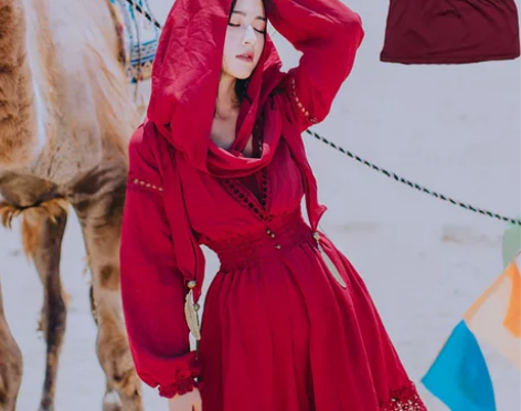 民族风复古显瘦连帽连衣裙春夏红色旅拍沙漠长...