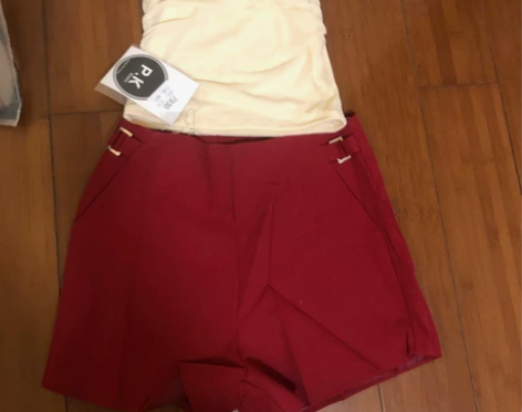 红色系西服短裤M码 到110斤左右 全新带...
