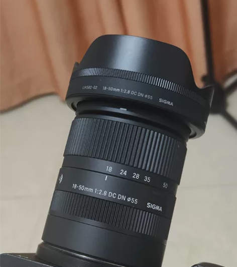 适马1850镜头，箱说全带发票，买来没两个...