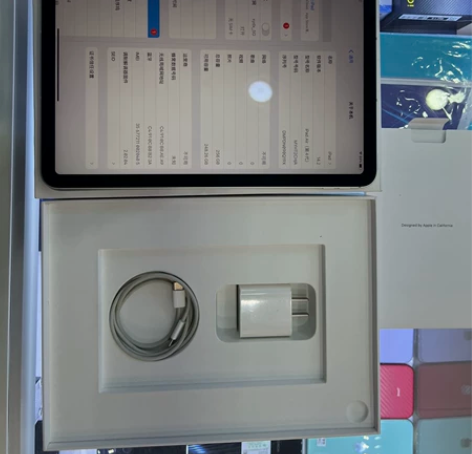 iPad air4  国行256可插卡 9...