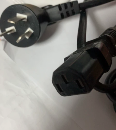 电脑电源线，也适用于很多家用电器，有几根用...