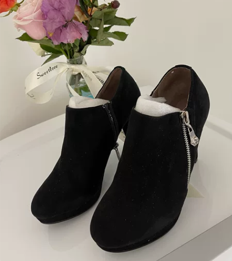 卡迪娜黑色羊绒皮37码女高跟短靴，内里纯皮...