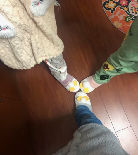 三双拖鞋，35-36脚，37-38脚，39...