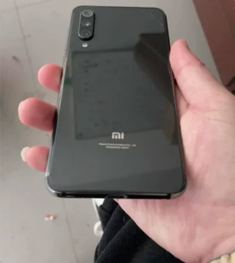 小米 Mi 9 SE 6+64 版 后壳右...