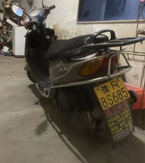 二手雅马哈踏板摩托车，有意私聊，不包邮，本...