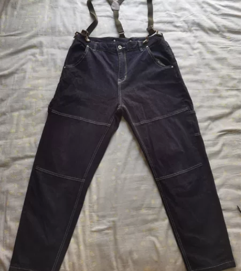 全新男款背带牛仔裤休闲裤工装裤。33码腰围...