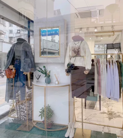 因店面关了,店里装饰镜出 是高级定制款,...