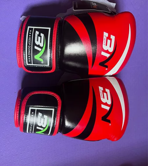 全新拳击拳套男女成人专业格斗搏斗泰拳散打拳...