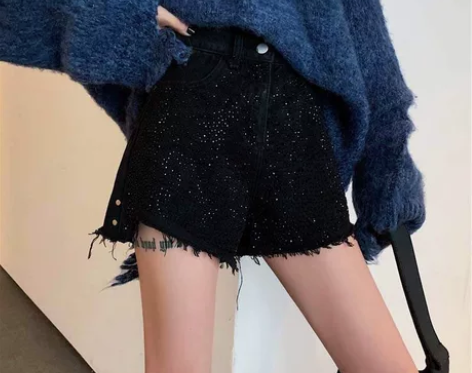 黑色烫钻短裤女高腰毛边牛仔热裤夏 全新，L...