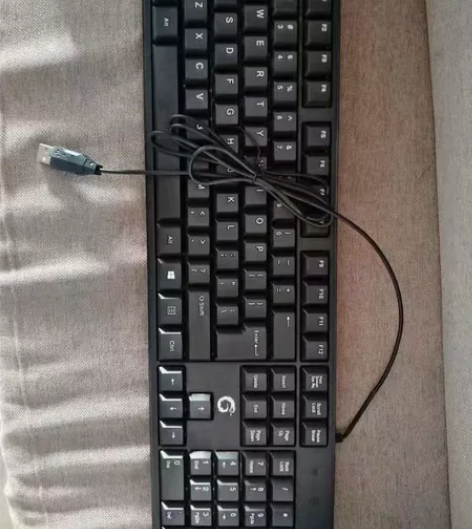 处理一批键盘，按键灵敏，USB接口有线键盘...