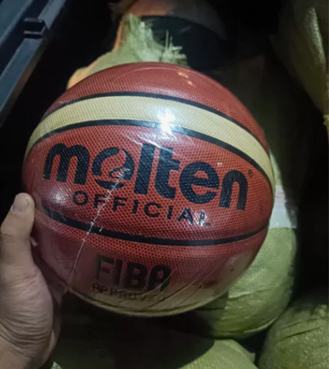 球馆闭馆！！！闲置全新转让耐克7号篮球(标...