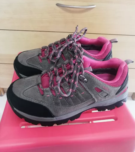 CAMEL骆驼女登山休闲鞋，型号6W132...