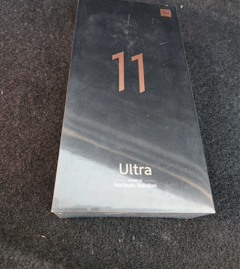 小米11ultra  白色陶瓷版。12+2...
