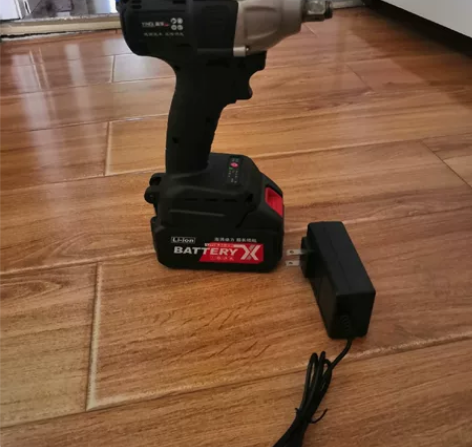 因前段时间做工程买得太多电板手现还有几套闲...