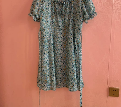 法式小个子方领碎花连衣裙女夏新款复古显瘦收...