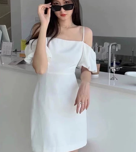 小香风气质炸街一字肩连衣裙女夏法式初恋可盐可甜炸街白色吊带裙... 小香风气质炸街一字肩连衣裙女夏法式初恋可盐可甜炸街白色吊带裙...