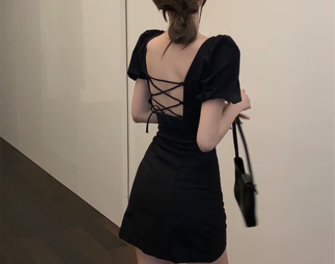 法式气质方领露背绑带连衣裙女夏2022新款...