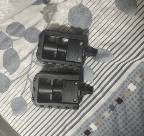 电动助力折叠车，带两个备用脚踏和一个真空胎...