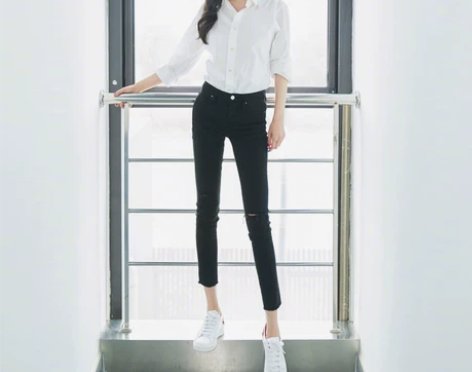 杨幂同款黑色牛仔裤女修身高腰破洞紧身小脚裤...