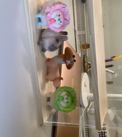 手办收纳盒 多层 开门式木制灯光亚克力透明防尘 两层 可以开...