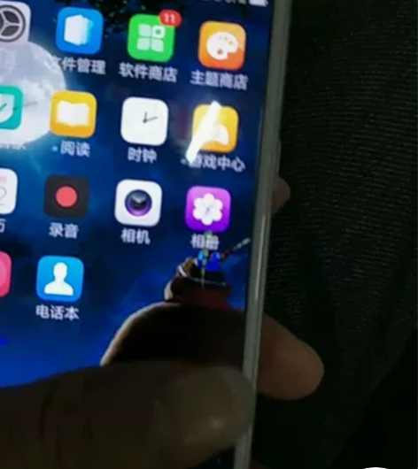 oppo    A37   有两个。除了贴...