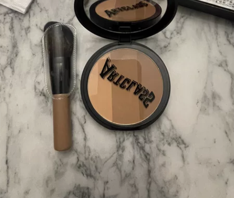 too cool修容，全新，送刷子。60包...