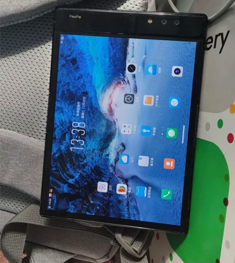 柔宇一代骁龙855处理器，128大内存，最...