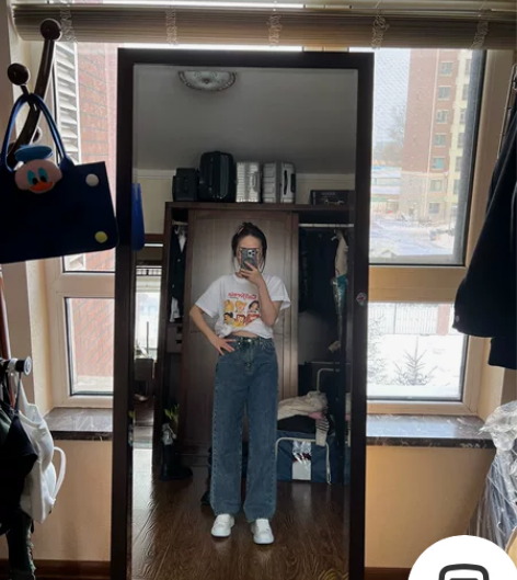 直筒牛仔裤 无色差 感兴趣的话点“我想要”...