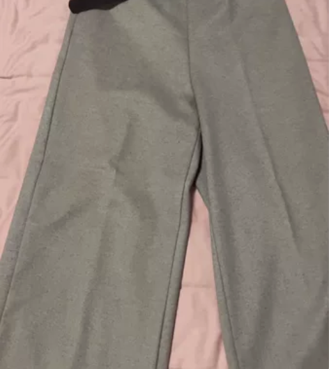 毛呢阔腿裤 感兴趣的话点“我想要”和我私聊...