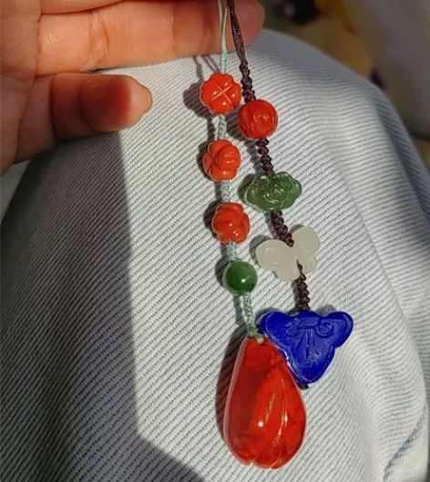 手工DIY手机挂绳,配饰都是天然水晶南红碧...