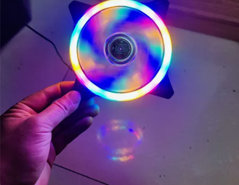 双光圈炫彩风扇120*120*25，新机箱...