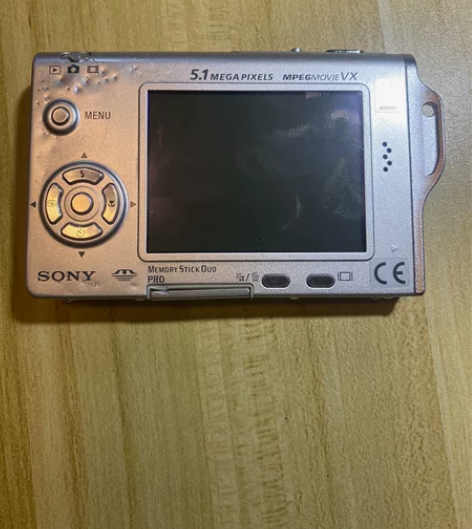 索尼T7相机，功能正常，屏幕完好，没有其它...