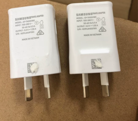 三星充电器5V-1.55A 库存原装充电头...