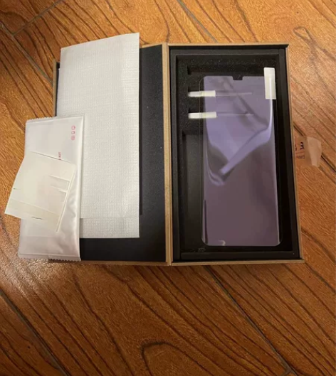 全新未使用的华为mate20prouv钢化...